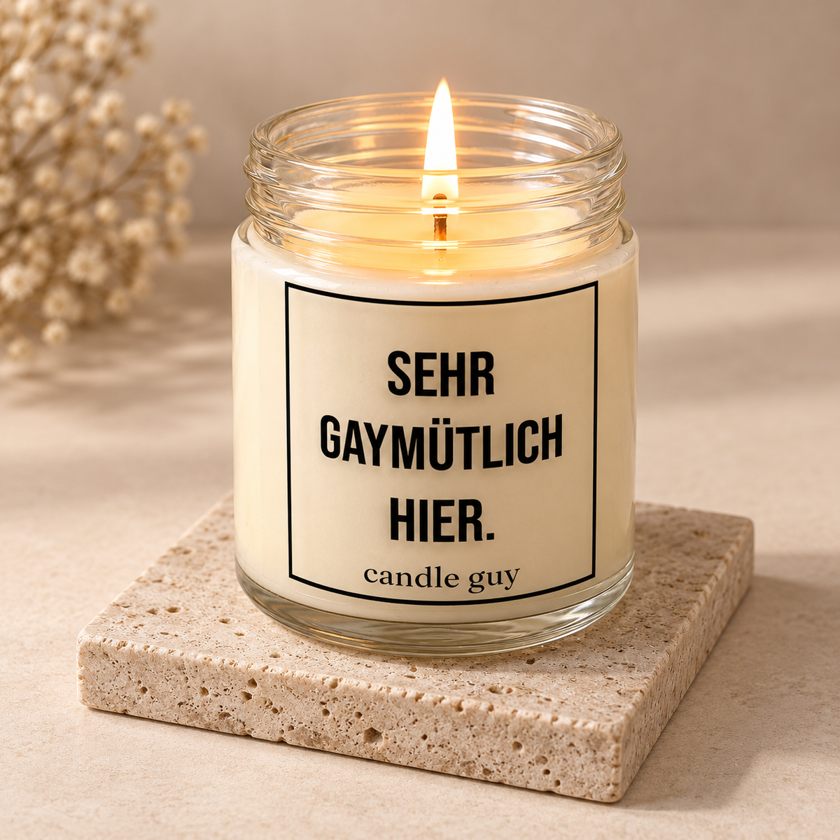 Kerze mit Spruch | Sehr gaymütlich hier | Farbe Weiß