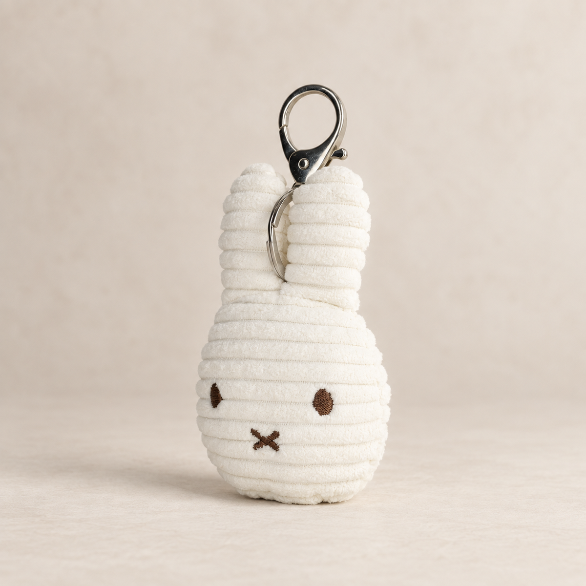 Miffy Flat Keychain ECO Corduroy 10 cm Schlüsselanhänger von Bon Ton Toys OFFWHITE